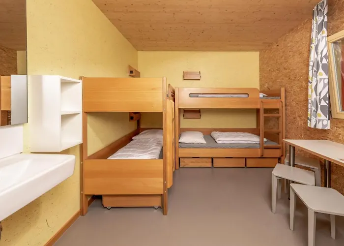 Hohenstaufen بيت شباب *